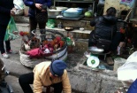 Bất chấp dịch H5N1, người Hà Nội đua nhau mua gà không nguồn gốc